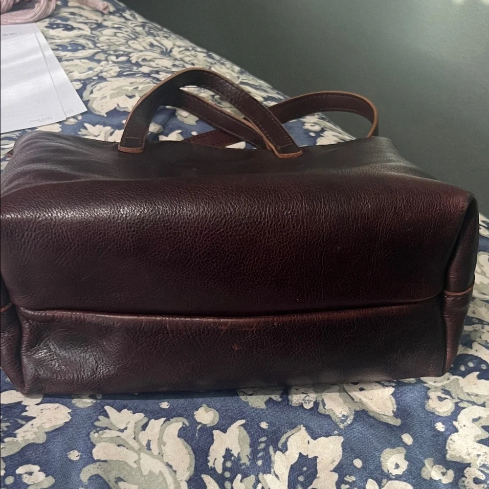 Portland Leather Dark Brown Leather Tote with Crossbody Strap, size Medium - Picture 5 of 9